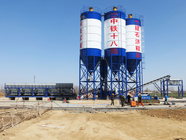 中鐵十(shí)八局穩定土廠拌(bàn)設備